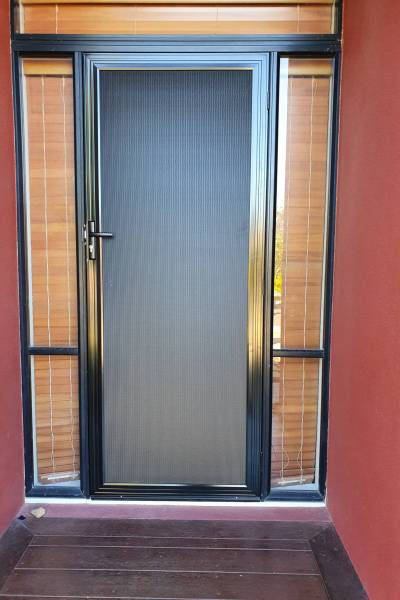 Clear-Breeze-Privacy-Black