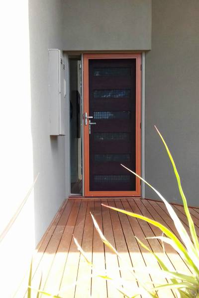 Woodgrain-chrome-satin